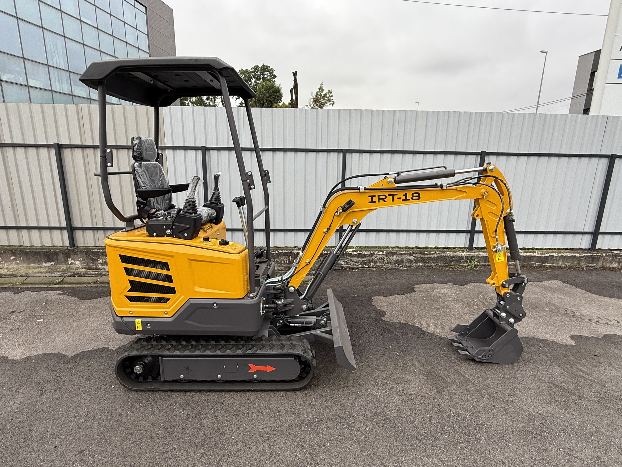 Mini excavator IRT18 – 1800kg - Image 2