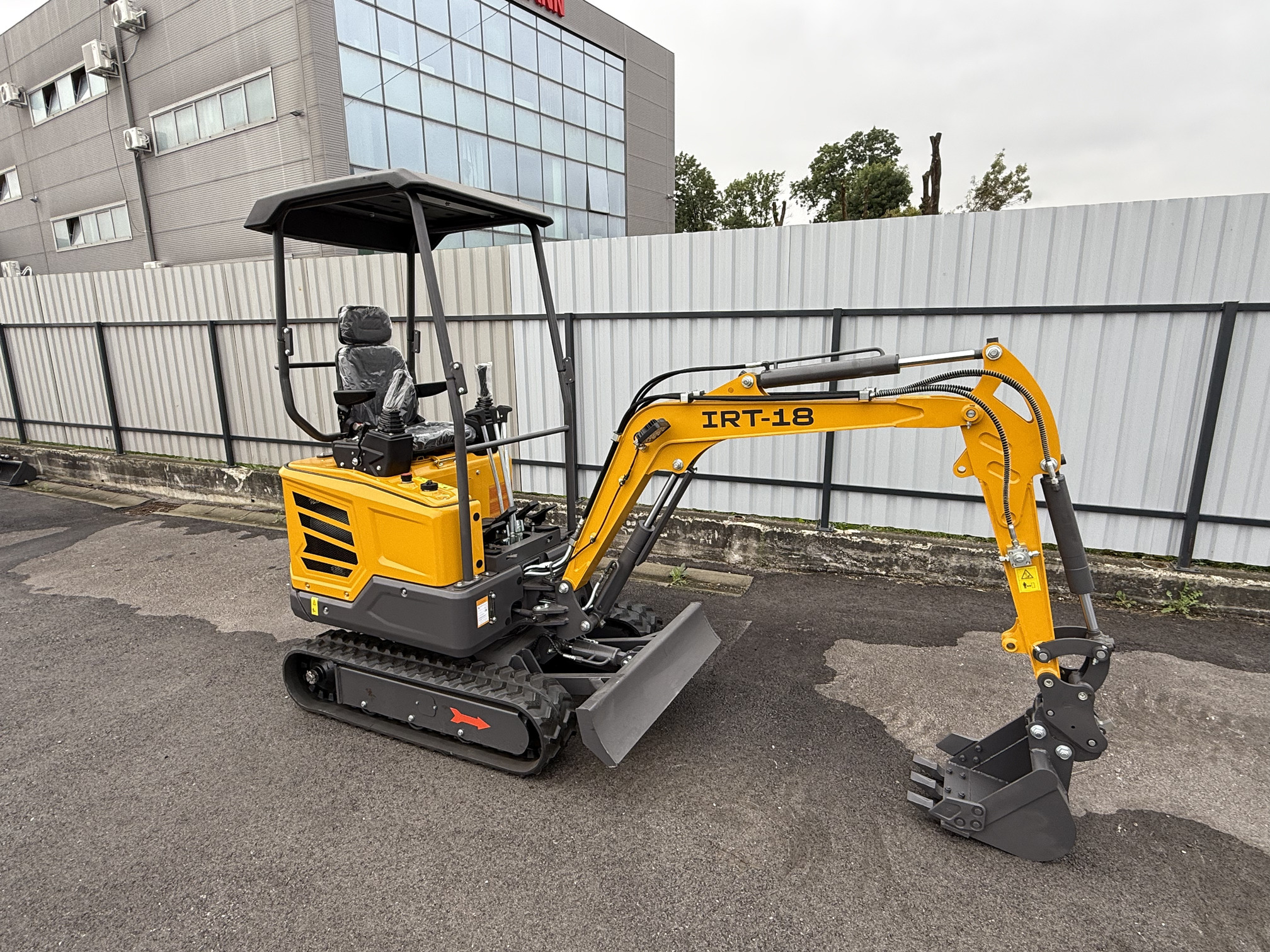 Mini excavator IRT18 – 1800kg - Image 3